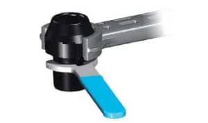 HOLDING THE BODY USING QLCPR